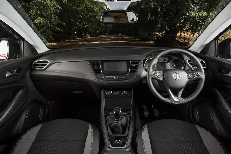 Торпедо Vauxhall Grandland X Turbo D 2017 года  (фото 5 из 20)